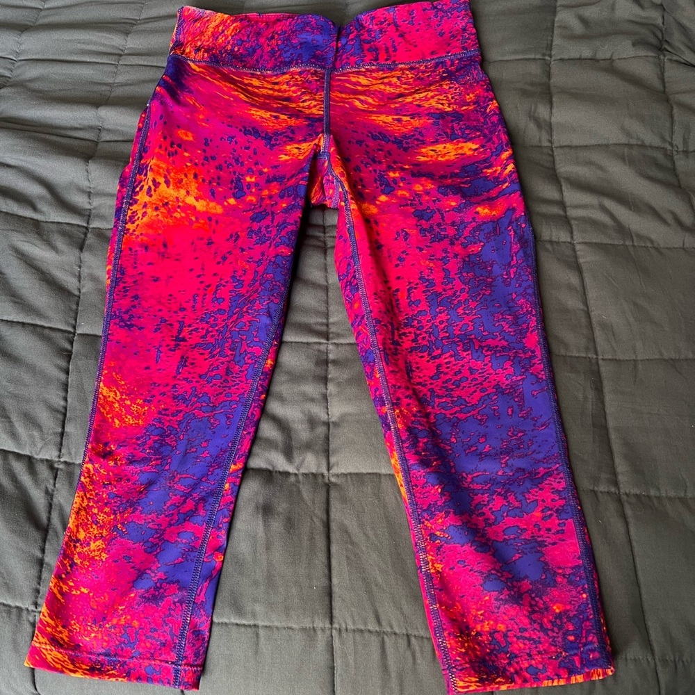 Bright capri leggings